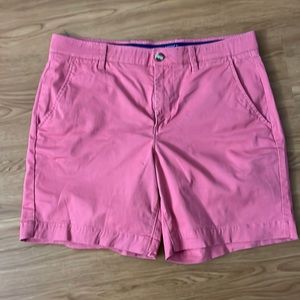 Men’s Crown & Ivy salmon colored shorts. Size 34